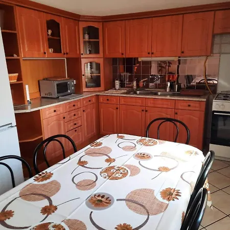 Farkas Szallas Apartament *
